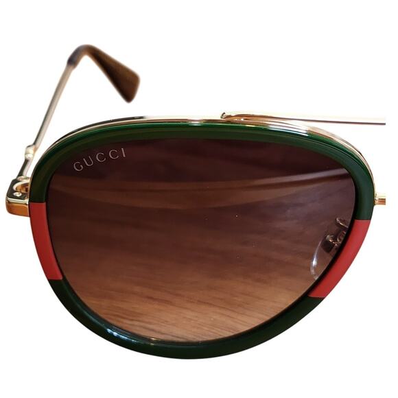 Gucci Aviator Sunglasses, Gold Metal Frame with Green & Red Web, NIB - Picture 2 of 9